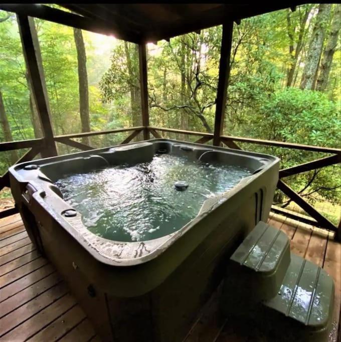 Bear Den Bungalow With Hot Tub Near Blue Ridge And Ellijay Exterior photo