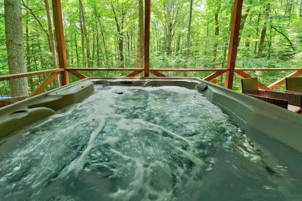 Bear Den Bungalow With Hot Tub Near Blue Ridge And Ellijay Exterior photo